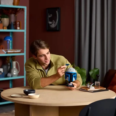 Gambar LEGO Star Wars Jango Fett Helmet Set 616 Pcs 75408 - Hitam/biru