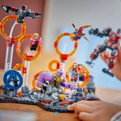 Gambar LEGO Marvel Super Hero Avengers Endgame Final Battle Set 621 Pcs 76323 - Mix