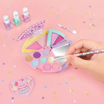 Gambar Make It Real That Takes The Cake Cosmetic Palette - Mix