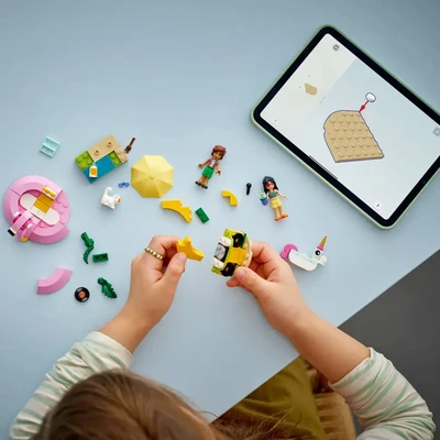 Gambar LEGO Friends Unicorn & Flamingo Pool Party Set 99 Pcs 42658 - Mix