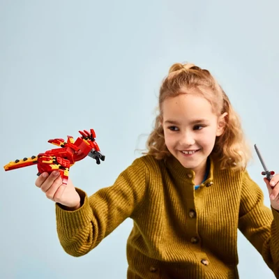 Gambar LEGO Harry Potter Fawkes Dumbledores Phoenix Set 299 Pcs 76448 - Merah