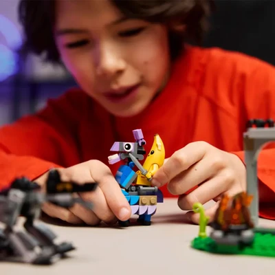 Gambar LEGO Fortnite Peely & Sparkplugs Camp Set 250 Pcs 77075 - Mix