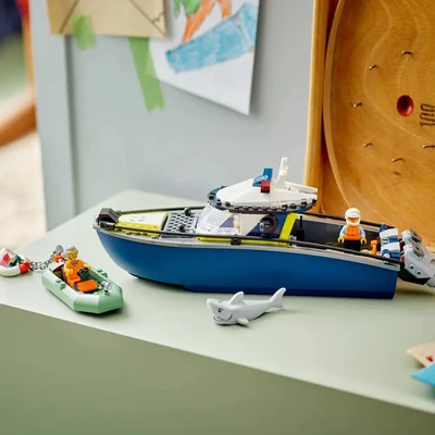 Gambar LEGO City Police Boat Chase Set 264 Pcs 60456 - Mix