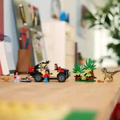 Gambar LEGO Jurassic World Raptor Off-road Escape Set 285 Pcs 76972 - Mix