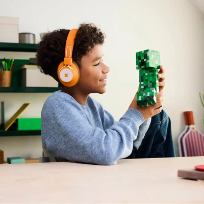 Gambar LEGO Minecraft The Creeper Set 665 Pcs 21276 - Hijau