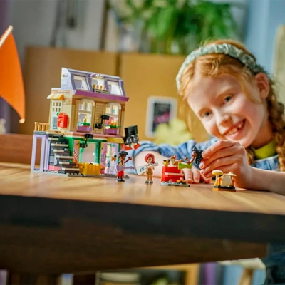 Gambar LEGO Friends Music Store & Apartment Set 483 Pcs 42653 - Mix