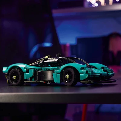 Gambar LEGO Technic Aston Martin Valkyrie Set 707 Pcs 42208 - Hijau Tosca