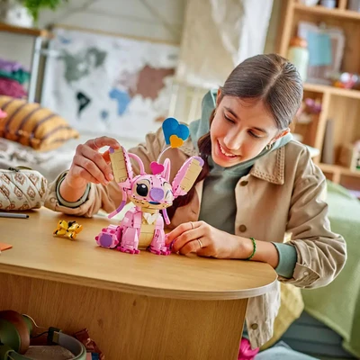 Gambar LEGO Disney Angel Set 784 Pcs 43257 - Pink