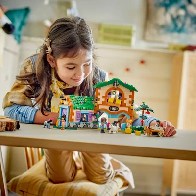 Gambar LEGO Friends Pony Ranch & Stable Set 727 Pcs 42654 - Mix