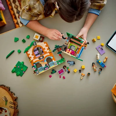 Gambar LEGO Friends Pony Ranch & Stable Set 727 Pcs 42654 - Mix