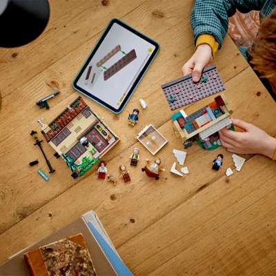 Gambar LEGO Harry Potter Privet Drive Aunt Marges Visit Set 639 Pcs 76451 - Mix