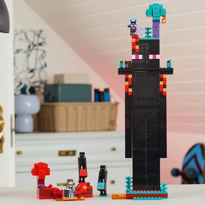 Gambar LEGO Minecraft The Enderman Tower Set 867 Pcs 21279 - Hitam