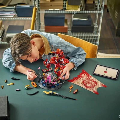 Gambar LEGO Ninjago The Fire Knight Mech Set 996 Pcs 71846 - Merah