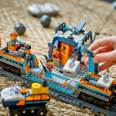 Gambar LEGO City Explorers Train Set 1517 Pcs 60470 - Mix