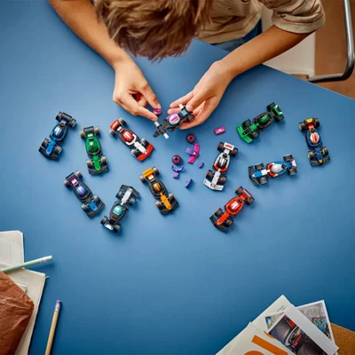 Gambar LEGO Formula 1 Collectible Race Cars 71049 Random