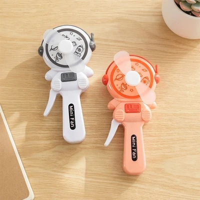 Gambar Ataru Kipas Angin Manual Astronaut Random
