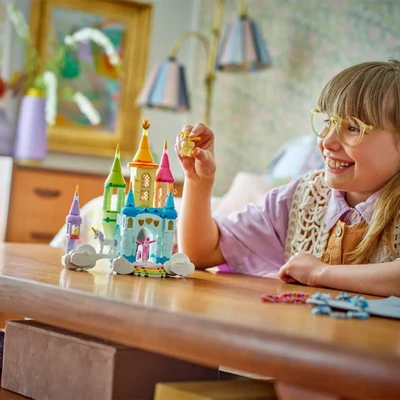 Gambar LEGO Creator 3 In 1 Unicorn Castle Set 390 Pcs 31175 - Mix