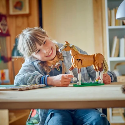 Gambar LEGO Creator 3 In 1 Beautiful Horse Set 685 Pcs 31166 - Cokelat