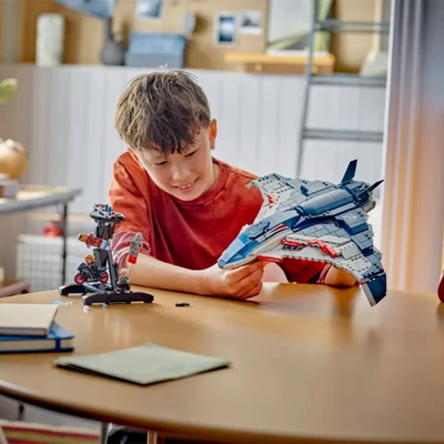 Gambar LEGO Marvel Avengers Age Of Ultron Quinjet Set 1131 Pcs 76325 - Mix