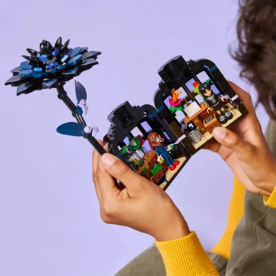 Gambar LEGO Wednesday Black Dahlia Flower Set 358 Pcs 76784 - Hitam