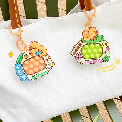 Gambar Capybara Gantungan Kunci Pinch Music Random