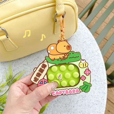 Gambar Capybara Gantungan Kunci Pinch Music Random