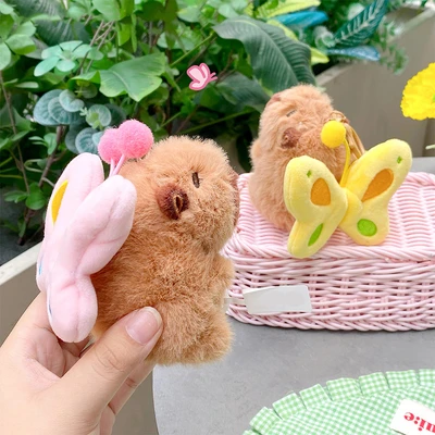 Gambar Capybara Gantungan Kunci Doll Vibra Butterfly Random