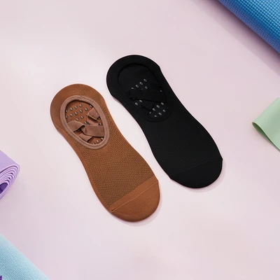 Gambar Ataru Set 2 Pcs Kaos Kaki Yoga Wanita - Cokelat/Hitam