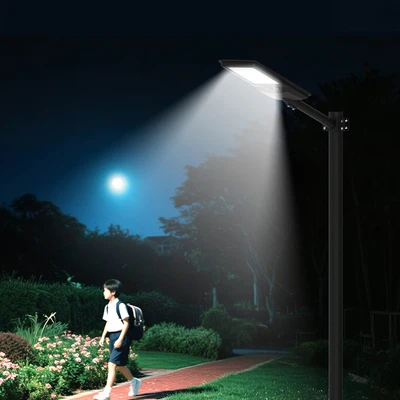 Gambar Krisbow Lampu Jalan LED Solar Integrated 24 Watt 4800 Lumen 6000K - Hitam