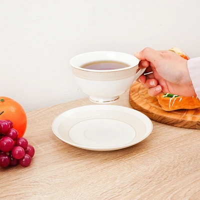 Gambar Delicia Royal Teko & Cangkir Teh Keramik Bone China Set 5 Pcs - Putih