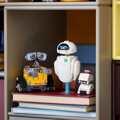 Gambar LEGO Disney Wall E & Eve Set 811 Pcs 43279 - Putih/kuning