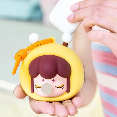 Gambar Rolife Nanci Fluffy Earphone Pouch Bee - Kuning/cokelat