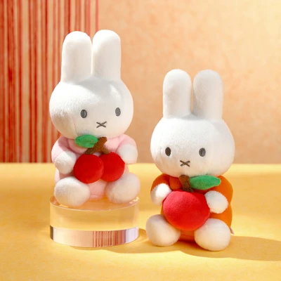 Gambar Hugs To You Vipo Boneka Plush Miffy Dengan Apple 18 Cm - Putih/merah