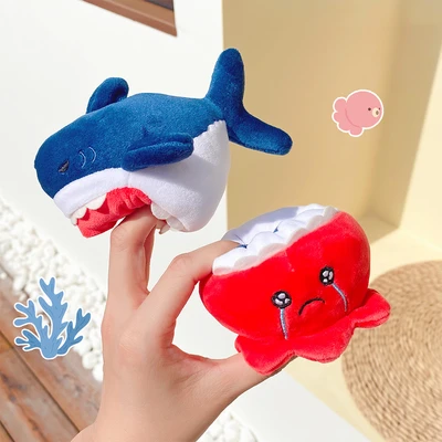 Gambar Kiddy Fun Gantungan Kunci Boneka Ocean Adventure Dolflip Shark - Biru/merah