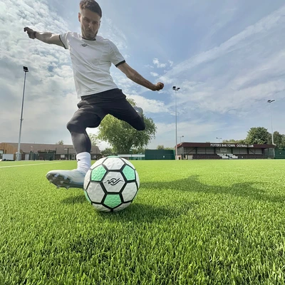 Gambar Paso Bola Sepak Ukuran 4 - Hijau Mint/putih