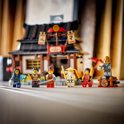 Gambar LEGO Ninjago Four Weapons Blacksmith 15th Anniversary Set 1259 Pcs 71858 - Mix