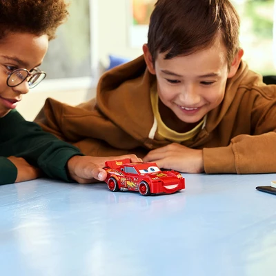 Gambar LEGO Speed Champion Lightning Mcqueen Set 270 Pcs 77255 - Merah