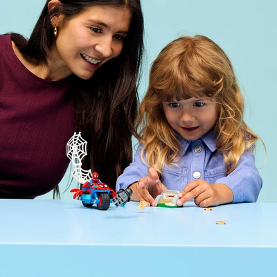 Gambar LEGO Marvel Spidey On His Motorcycle Vs Rhino Set 61 Pcs 11206 - Mix