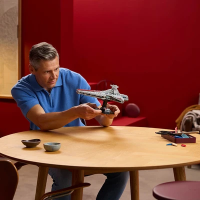 Gambar LEGO Star Wars Venator Class Attack Cruiser Set 643 Pcs 75441 - Abu-abu