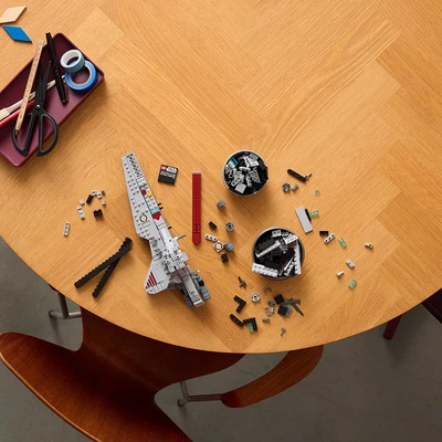 Gambar LEGO Star Wars Venator Class Attack Cruiser Set 643 Pcs 75441 - Abu-abu