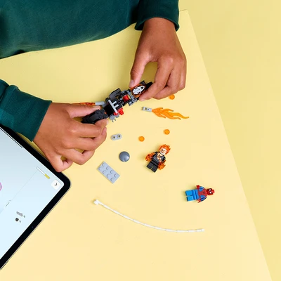 Gambar LEGO Marvel Spiderman Vs Ghost Rider Motorcycle Set 72 Pcs 76335 - Mix