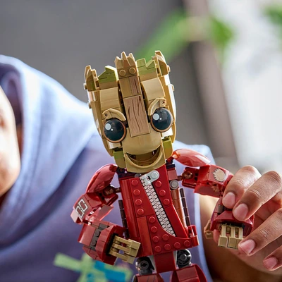 Gambar LEGO Marvel Ravager Jumpsuit Groot Set 604 Pcs 76341 - Mix