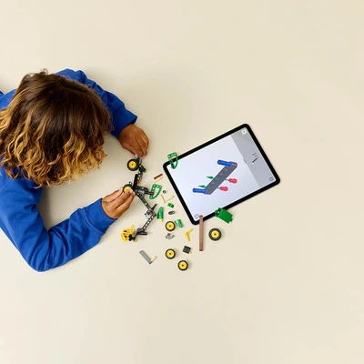 Gambar LEGO Technic John Deere 1470h Wheeled Harvester Set 117 Pcs 42218 - Mix