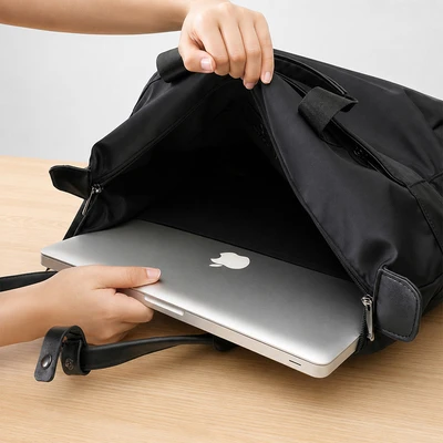 Gambar Passport Christo Tas Selempang Travel - Hitam