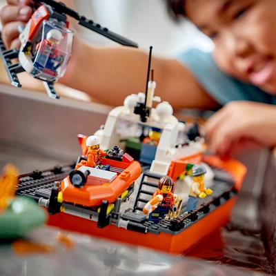 Gambar LEGO City Coast Guard Rescue Boat Set 742 Pcs 60504 - Mix