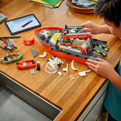 Gambar LEGO City Coast Guard Rescue Boat Set 742 Pcs 60504 - Mix