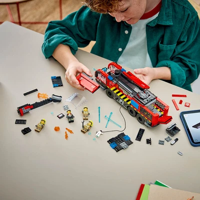 Gambar LEGO City Airport Fire Truck Set 691 Pcs 60499 - Mix