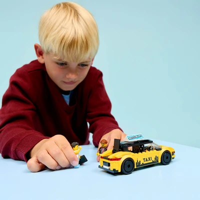 Gambar LEGO City Yellow Taxi Set 122 Pcs 60487 - Kuning