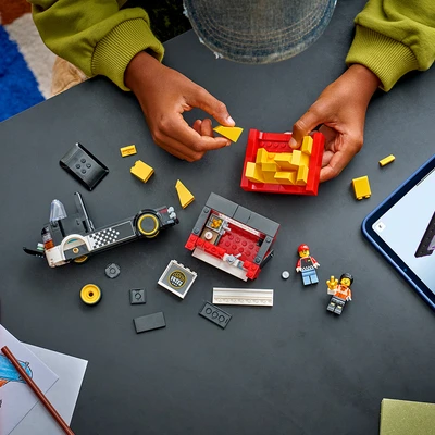 Gambar LEGO City Fries Food Truck Set 216 Pcs 60488 - Merah/hitam