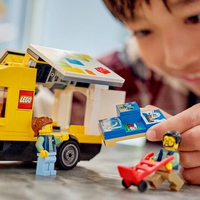 Gambar LEGO City The Van Set 276 Pcs 60500 - Kuning